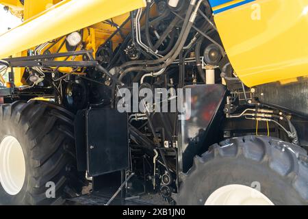 Service für Reparatur und Wartung landwirtschaftlicher Maschinen. Stockfoto