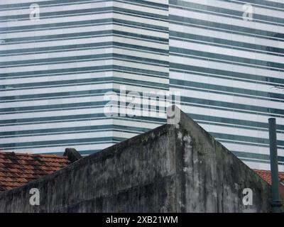 Alte und neue Gebäude in Singapur. Stockfoto