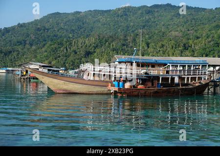 Indonesien Anambas Islands - Fähre auf Siantan Island Stockfoto