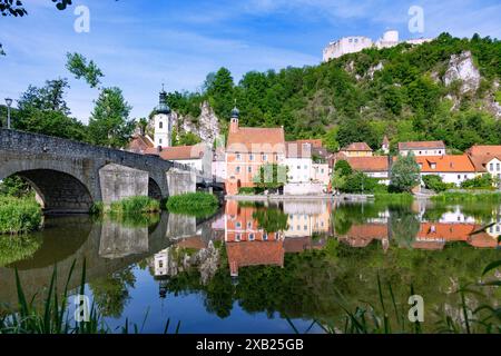 Geographie / Reisen, Deutschland, Bayern, Kallmuenz, Steinbrücke, altes Rathaus, Burgruine Kallmuenz, ZUSÄTZLICHE RECHTE-CLEARANCE-INFO-NICHT-VERFÜGBAR Stockfoto