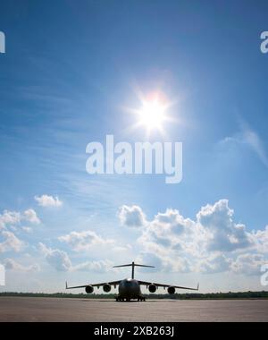 Frachtflugzeug bei Belle Chase in Louisiana Stockfoto