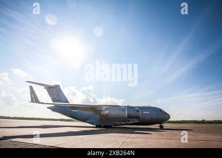 Frachtflugzeug bei Belle Chase in Louisiana Stockfoto