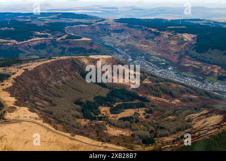 Luftaufnahmen über Südwales. Blaenrhondda, Treherbert und die Rhigos-Bergstraße an der Spitze der Rhondda-Täler, Wales, Großbritannien. 13/4/16 Stockfoto