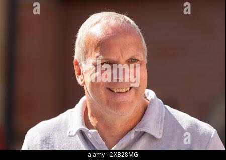 Rost, Deutschland. Juni 2024. Oliver Reck, ehemaliger Nationalspieler, steht während einer Presseveranstaltung auf dem Gelände des Europa-Parks. Credit: Silas Stein/dpa Credit: dpa Picture Alliance/Alamy Live News/dpa/Alamy Live News Stockfoto