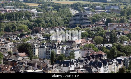 Blick vom Marburger Schloss, Landgrafenschloss Marburg ueber die Stadt am 09.06.2024 in Marburg/Deutschland. *** Blick vom Marburger Schloss, Landgrafenburg Marburg über die Stadt am 09 06 2024 in Marburg Deutschland Stockfoto