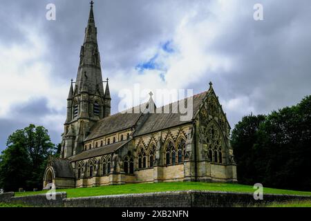 Außenansicht der St. Mary's Church in Studley Royal, North Yorkshire. Die Kirche wurde in den 1870er Jahren entworfen und 1871 eröffnet. Stockfoto