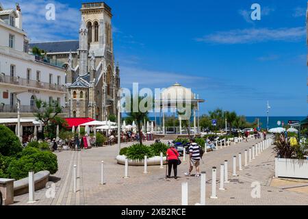 Place de Saint Eugénie Church, (Église Sainte Eugénie), Biarritz. Aquitaine, Baskenland, Frankreich. Stockfoto