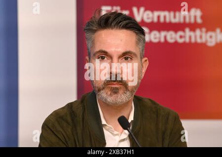 Fabio de Masi bei der Pressekonferenz zur Europawahl 2024 im Haus der Bundespressekonferenz. Berlin, 10.06.2024 *** Fabio de Masi bei der Pressekonferenz zur Europawahl 2024 im Haus der Bundespressekonferenz Berlin, 10 06 2024 Foto:XF.xKernx/xFuturexImagex bsw PK 4633 Stockfoto