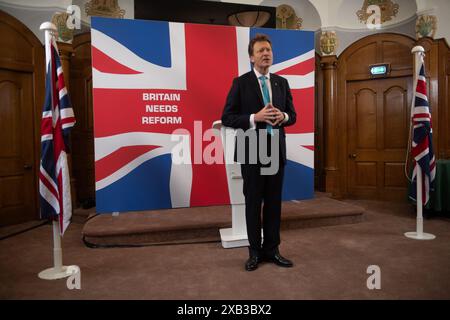 London, Großbritannien. Juni 2024. Richard Tice, Vorsitzender von Reform UK, spricht am Montag, den 10. Juni 2024, bei der Einführung der Wirtschaftspolitik von Reform UK in Church House, London, England, UK. Quelle: Justin Ng/Alamy Live News. Stockfoto