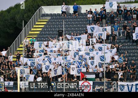 Empoli, Italien. Juni 2024. Bosnien und Herzegowinas Unterstützer während Italien gegen Bosnien, Freundschaftsfußballspiel in Empoli, Italien, 09. Juni 2024 Credit: Independent Photo Agency/Alamy Live News Stockfoto