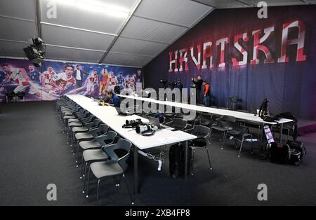 Neuruppin, Deutschland. Juni 2024. Das Pressezentrum Kroatiens ist am 10. Juni 2024 im Kroatien-Basislager der UEFA EURO 2024 in Neuruppin zu sehen. Foto: Marko Lukunic/PIXSELL Credit: Pixsell/Alamy Live News Stockfoto