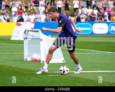 Thomas Müller (Deutschland, #13) am Ball, GER, DFB, Oeffentliches Training, Fussball Herren Nationalmannschaft Deutschland, UEFA Fussball Europameisterschaft 2024, Herzogenaurach 10.06.2024. Foto: Eibner-Pressefoto/Florian Wiegand Stockfoto