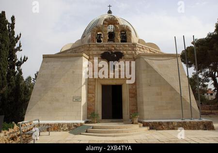 Äußere der Kapelle des Hirtenfeldes, entworfen vom franziskanischen italienischen Architekten Antonio Barluzzi in Beit Sachur bei Bethlehem, Westjordanland Stockfoto