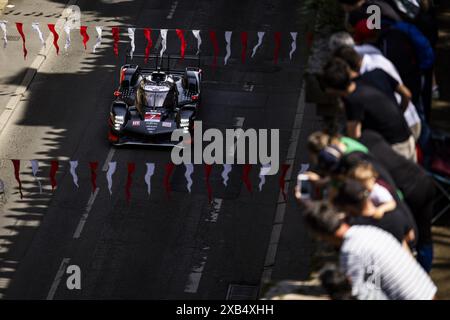 07 LOPEZ Jose Maria (arg), KOBAYASHI Kamui (jpn), DE VRIES Nyck (nld), Toyota Gazoo Racing, Toyota GR010 - Hybrid #07, Hypercar, FIA WEC, Aktion während der Prozession der 24 Stunden von Le Mans 2024, 4. Runde der FIA Langstrecken-Weltmeisterschaft 2024, am 8. Juni, 2024 in Le Mans, Frankreich Stockfoto