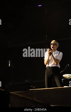 Felix Brummer/Kummer Gesang während des Auftritts der deutschen Rap-Rock-Band Kraftklub im Rahmen des Festivals Rock am Ring 2024 am Nürburgring. Nürburgring Rheinland-Pfalz Deutschland *** Felix Brummer Kummer singt während des Auftritts der deutschen Rap-Rock-Band Kraftklub im Rahmen des Rock am Ring 2024 Festivals auf dem Nürburgring Nürburgring Rheinland-Pfalz Deutschland Stockfoto