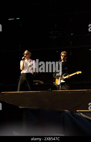 Felix Brummer/Kummer Gesang und Karl Schumann Gitarre während des Auftritts der deutschen Rap-Rock-Band Kraftklub im Rahmen des Festivals Rock am Ring 2024 am Nürburgring. Nürburgring Rheinland-Pfalz Deutschland *** Felix Brummer Kummer Gesang und Karl Schumann Gitarre während des Auftritts der deutschen Rap-Rock-Band Kraftklub im Rahmen des Rock am Ring 2024 Festivals auf dem Nürburgring Nürburgring Rheinland-Pfalz Deutschland Stockfoto