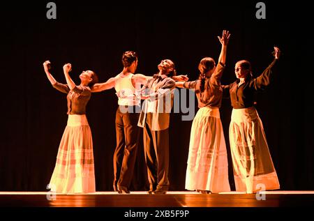 LONDON, GROSSBRITANNIEN. Juni 2024. Flamenco Festival 2024 - Fandango! Ist ein Meisterwerk aus einem perfekten Duo, das von dem Choreografen David Coria und Sänger David Lagos im Sadler's Wells Theatre in London, Großbritannien, gegründet wurde. Quelle: Siehe Li/Picture Capital/Alamy Live News Stockfoto