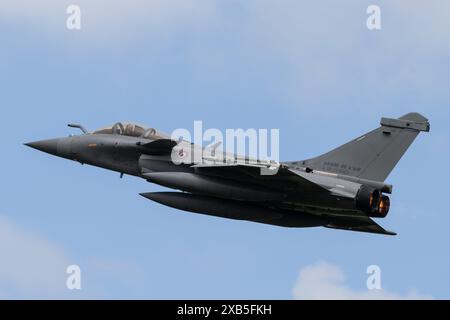 Dassault Rafale von Escadron de Chasse 3/30 Armée de l'Air et de l'Space „French Air and Space Force“ startet während des 2. Tages der NATO Tiger Meet Spoters in Schleswig ab, Jagel, Deutschland, 10. Juni 2024 (Foto: Cody Froggatt/News Images) Stockfoto