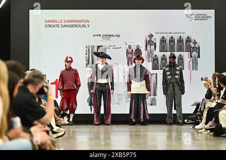 Einzelausstellung: Liverpool John Moores University und London College for Design & Fashion, Vietnam Catwalk Credit: Siehe Li/Picture Capital/Alamy Live News Stockfoto