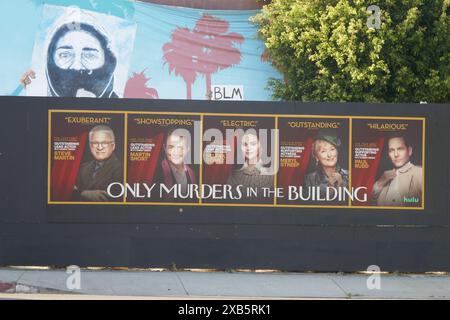 Los Angeles, Kalifornien, USA 8. Juni 2024 Meryl Streep, Selena Gomez, Steve Martin und Martin Short Only Morde in the Building Billboard am Sunset Blvd am 8. Juni 2024 in Los Angeles, Kalifornien, USA. Foto: Barry King/Alamy Stock Photo Stockfoto