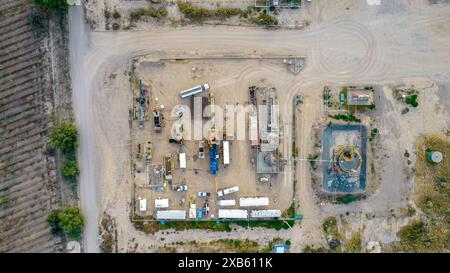 Zuggeräte im Ölfeld. Draufsicht Stockfoto