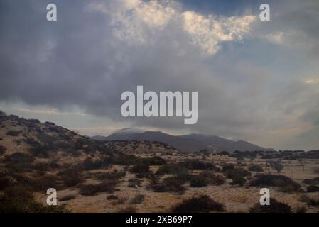 Wolken über den Hügeln bei El Sargento in Baja California Sur, Mexiko Stockfoto