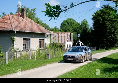 google Street View Car mit Kamera auf dem Dach fährt auf der Landstraße zala County ungarn Stockfoto