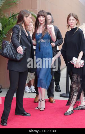 NY, USA. Juni 2024. New York, USA, 10. Juni 2024 – Dakota Johnson besucht die Daddio Premiere während des Tribeca Festivals 2024 im BMCC Theater am 10. Juni 2024 in New York City. Foto: Giada Papini Rampelotto/EuropaNewswire. Nur Redaktionelle Verwendung. Nicht für kommerzielle ZWECKE! (Kreditbild: © Luiz Rampelotto/ZUMA Press Wire) NUR REDAKTIONELLE VERWENDUNG! Nicht für kommerzielle ZWECKE! Stockfoto