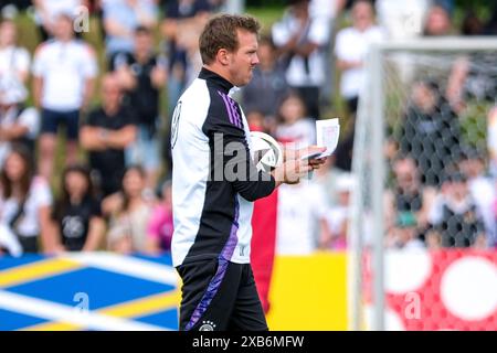 Julian Nagelsmann Deutschland , Trainer) mit Ball, GER, DFB, Oeffentliches Training, Fussball Herren Nationalmannschaft Deutschland, UEFA Fussball Europameisterschaft 2024, Herzogenaurach 10.06.2024. Foto: Eibner-Pressefoto/Florian Wiegand Stockfoto