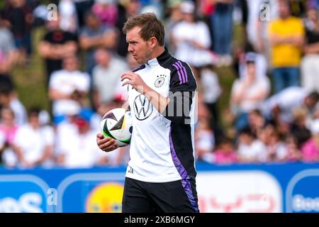 Julian Nagelsmann (Deutschland, Trainer) mit Ball, GER, DFB, Oeffentliches Training, Fussball Herren Nationalmannschaft Deutschland, UEFA Fussball Europameisterschaft 2024, Herzogenaurach 10.06.2024. Foto: Eibner-Pressefoto/Florian Wiegand Stockfoto