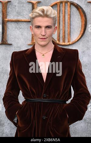 London, Großbritannien. Juni 2024. Ewan Mitchell besuchte das House of the Dragon Staffel 2 UK Premiere am Leicester Square in London. Juni 2024. Foto: Stuart Hardy/ABACAPRESS. COM Credit: Abaca Press/Alamy Live News Stockfoto