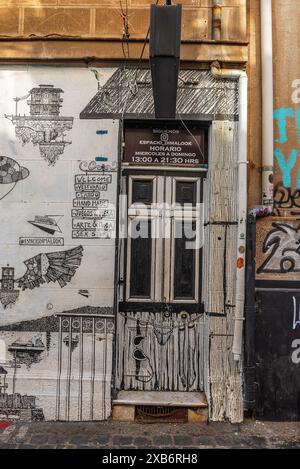Hauseingang in der historischen Altstadt von Valparaiso, Chile Stockfoto