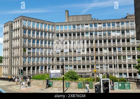 Argyle House, brutalistische Architektur aus den 1960er Jahren in der Altstadt von Edinburgh Stockfoto