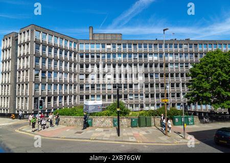 Argyle House, brutalistische Architektur aus den 1960er Jahren in der Altstadt von Edinburgh Stockfoto