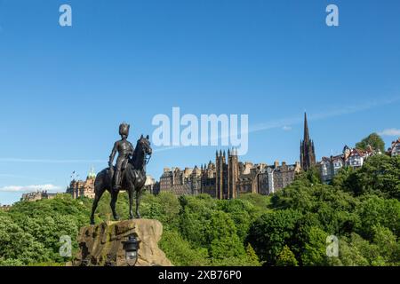 Das Royal Scots Greys Monument in der Princess Street, Edinburgh Stockfoto