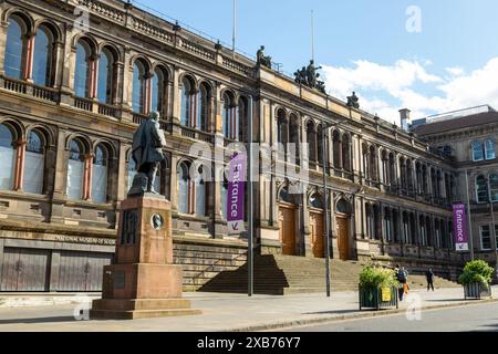 William Henry Playfair Monument vor dem National Museum of Scotland Stockfoto