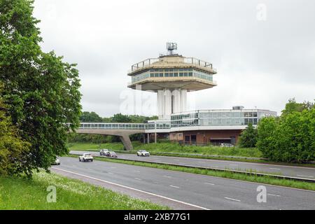 Der Pennine Tower at Lancaster (Forton) ist eine Autobahnstation zwischen den Anschlussstellen 32 und 33 der Autobahn M6 in England Stockfoto