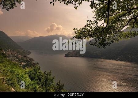 Blick auf den Comer See im Frühling Stockfoto