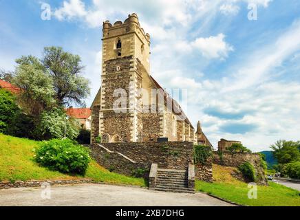 Wachau - Blick auf die Kirche St. Michael in Mosinghof, Österreich Stockfoto