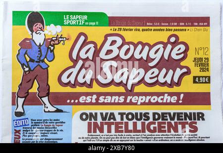 "La Bougie du Sapeur" ist eine französische satirische Zeitung, die 1980 veröffentlicht wurde und nur am 29. Februar - oder am Leap Day - also alle vier Jahre erscheint. Stockfoto