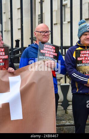 Belfast, Vereinigtes Königreich 11/06/2024 Legacy-Aktivisten nehmen an Protesten vor dem Belfast High Court Teil, als die britische Regierung eine Berufung einleitet. Belfast Northern Ireland Credit:HeadlineX/Alamy Live News Stockfoto