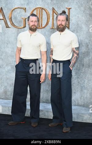 London, Großbritannien. Juni 2024. London, UK - 10. Juni 2024(L-R) Luke Tittensor und Elliot Tittensor bei House of the Dragon Series 2 UK Premiere im Odeon, Leicester Square, London, England. CAP/JOR © JOR/Capital Pictures Credit: Capital Pictures/Alamy Live News Stockfoto