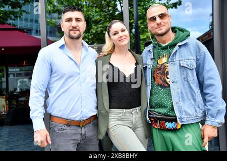 Marco Huck, Yvonne Woelke und Eric Sindermann bei der Pressekonferenz zum Boxkampf Eric Sindermann gegen Jörg Hansen im REDO XXL Friedrichshain. Berlin, 10.06.2024 *** Marco Huck, Yvonne Woelke und Eric Sindermann bei der Pressekonferenz zum Boxspiel Eric Sindermann gegen Jörg Hansen bei REDO XXL Friedrichshain Berlin, 10 06 2024 Foto:Xn.xKubelkax/xFuturexImagex sindermann 4608 Stockfoto