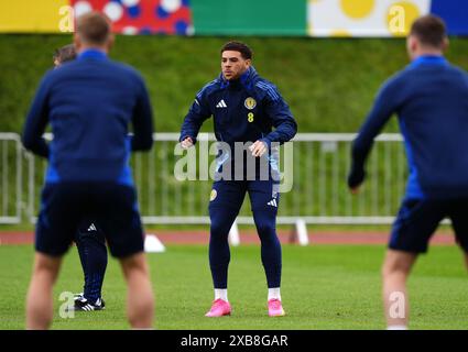 Schottlands Che Adams während eines Trainings im Stadion am Groben in Garmisch-Partenkirchen. Bilddatum: Dienstag, 11. Juni 2024. Stockfoto