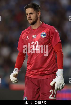 Empoli, Italien. Juni 2024. Kenan Piric aus Bosnien und Herzegowina während des internationalen Freundschaftsspiels im Stadio Carlo Castellani, Empoli. Der Bildnachweis sollte lauten: Jonathan Moscrop/Sportimage Credit: Sportimage Ltd/Alamy Live News Stockfoto