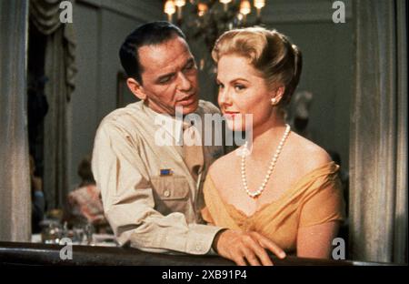 EINIGE KAMEN 1958 mit Frank Sinatra als Dave Hirsch und Shirley MacLaine als Ginny Moorehead Stockfoto