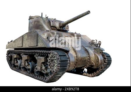 Amerikanischer M4 Sherman Panzer aus dem Zweiten Weltkrieg auf weißem Hintergrund Stockfoto