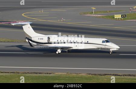 ISTANBUL, TURKIYE - 05. NOVEMBER 2022: Landung des Air Hamburg Embraer 135BJ (1171) zum Internationalen Flughafen Istanbul Stockfoto