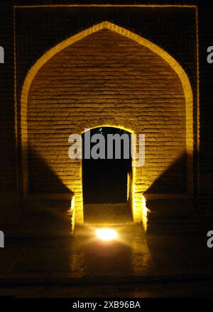 SI-o-se-pol oder Allahverdi Khan Bridge in Isfahan, Iran Stockfoto