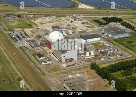 Die Niederlande verfügen noch immer über ein Kernkraftwerk, das Strom erzeugt, in Borssele in Zeeland. Das Kraftwerk ist Eigentum von PZEM (70 %) und RWE (30 %) und wird von EPZ (Delta) betrieben. Derzeit gibt es eine Baustelle für ein neues Gebäude, das neben der aktuellen Kernkugel errichtet wird. ANP/ Hollandse Hoogte/ Aerovista Luftfotografie niederlande Out - belgien Out Stockfoto